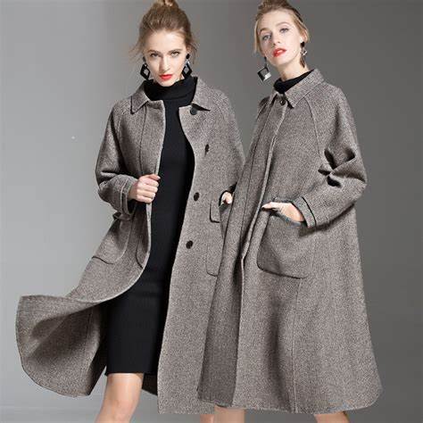 Long overcoat for ladies: Warming it up
